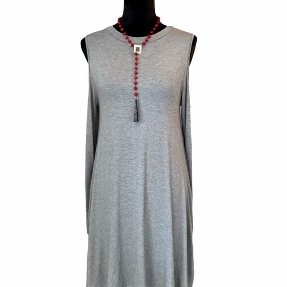 Very Chic Cold Shoulder Long Sleeved Tunic/Dress by Elan. - Picture 3 of 4